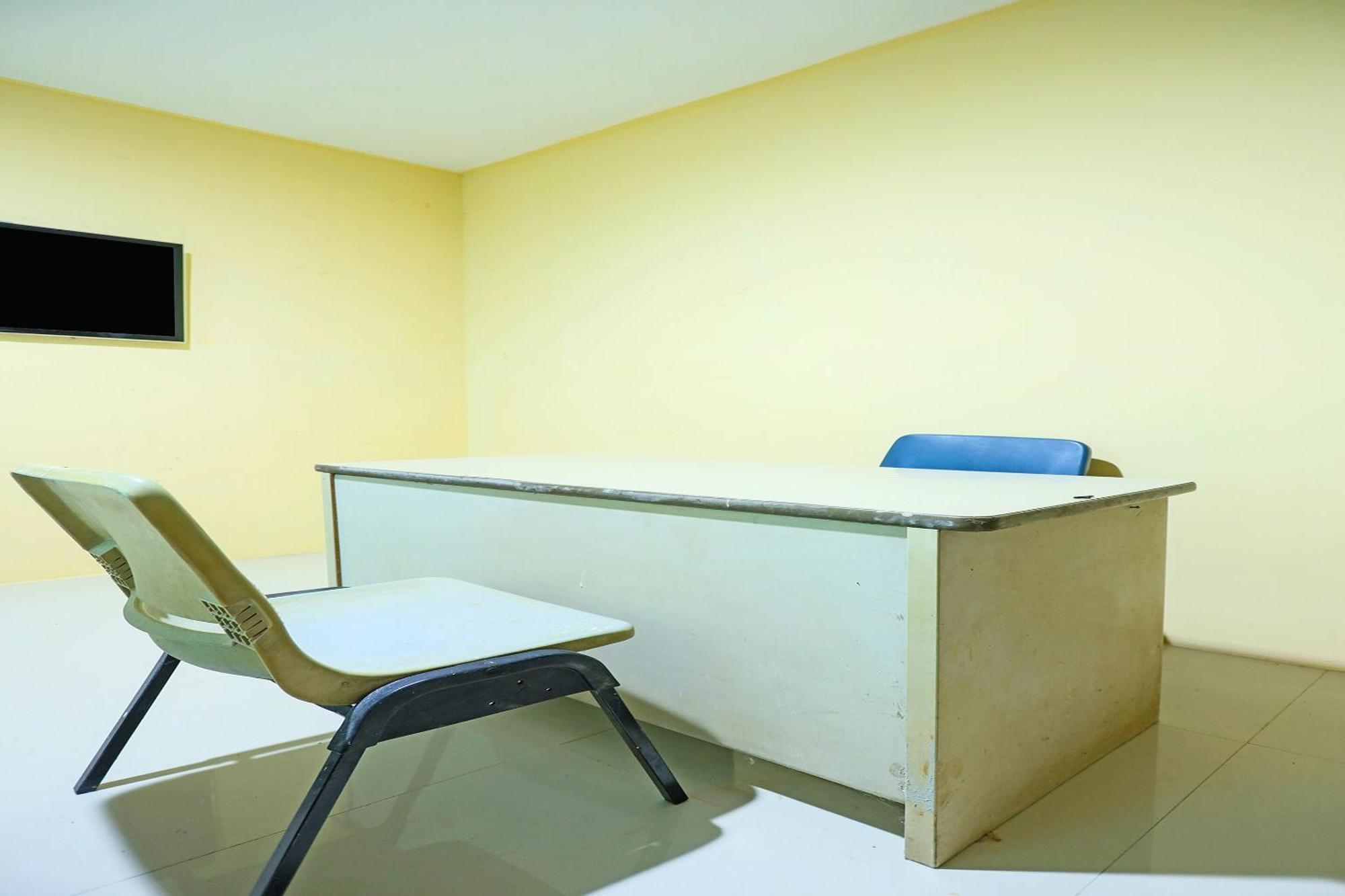 Spot On 91343 Kartika Guest House Syariahnearpantai Stres Jodoh  Exterior photo