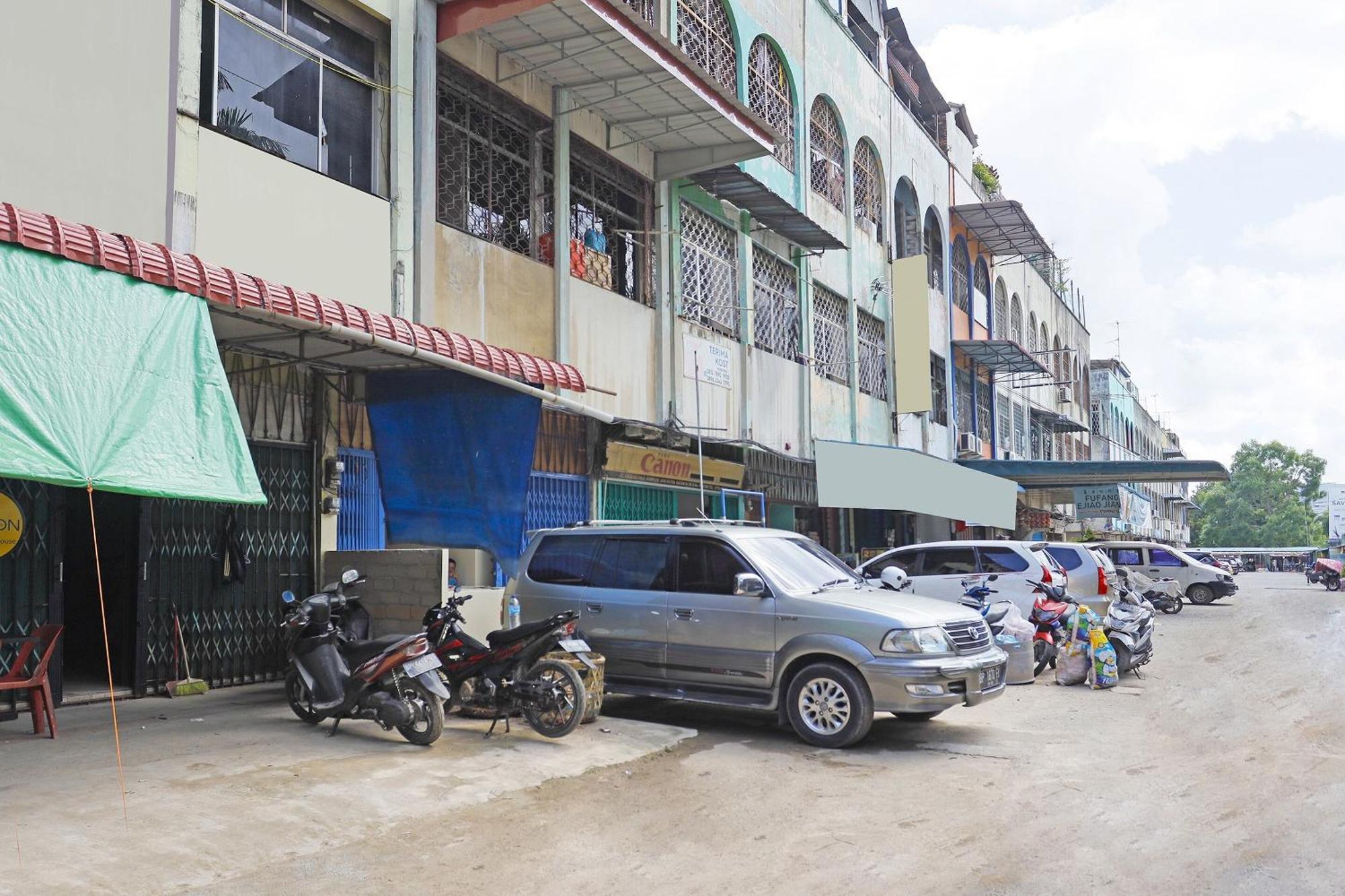Spot On 91343 Kartika Guest House Syariahnearpantai Stres Jodoh  Exterior photo